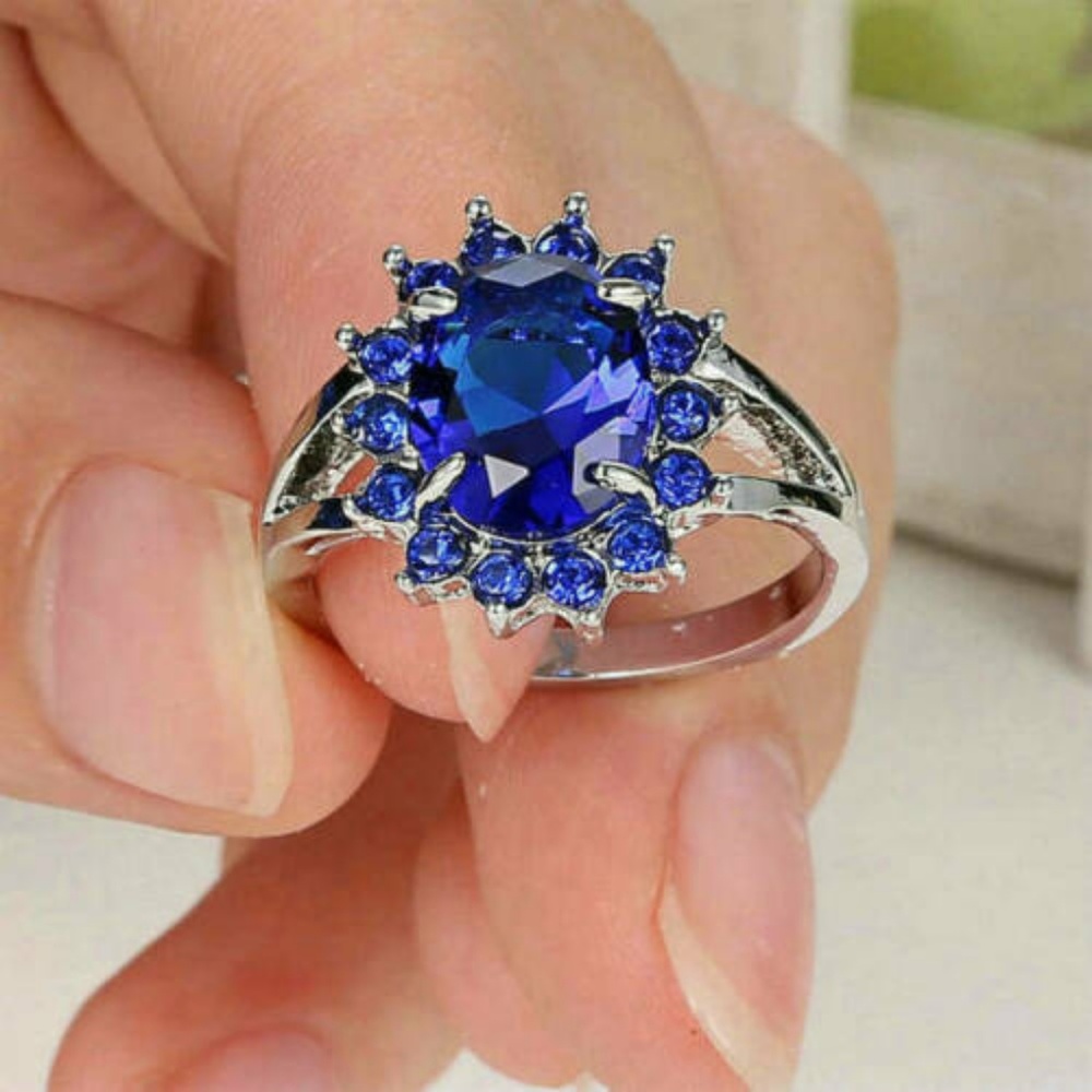 ➰Beautiful Cameo Ring - Picture 3 of 4